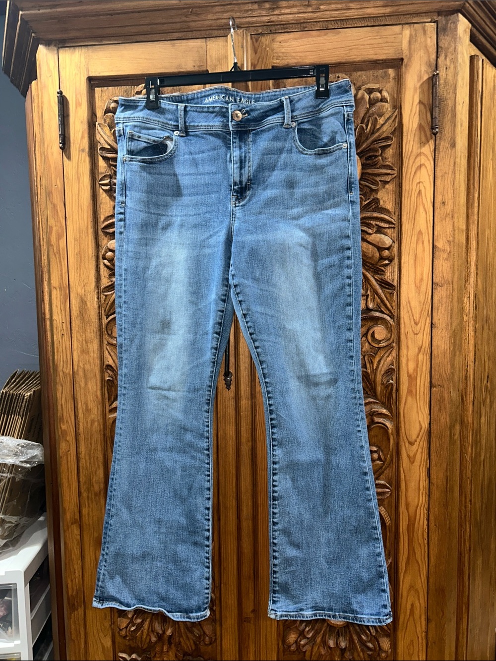EUC American Eagle size 18 kickboot jeans